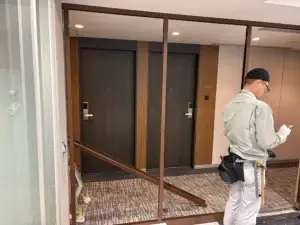 ホテルの防火間仕切り設置工事