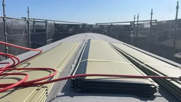 屋根カバー工法による屋根リフォーム